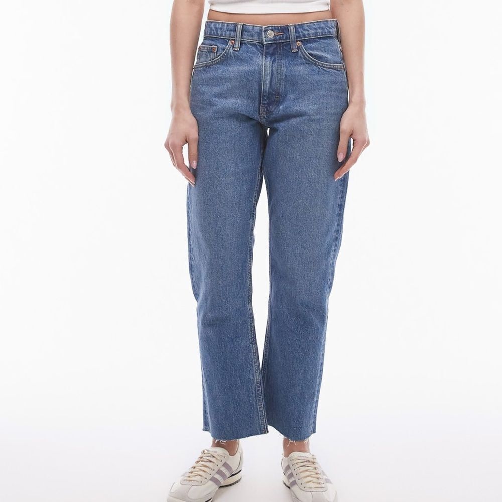 TOPSHOP 30 Vintage Blue Wash Raw Hem Straight Mom Jeans
